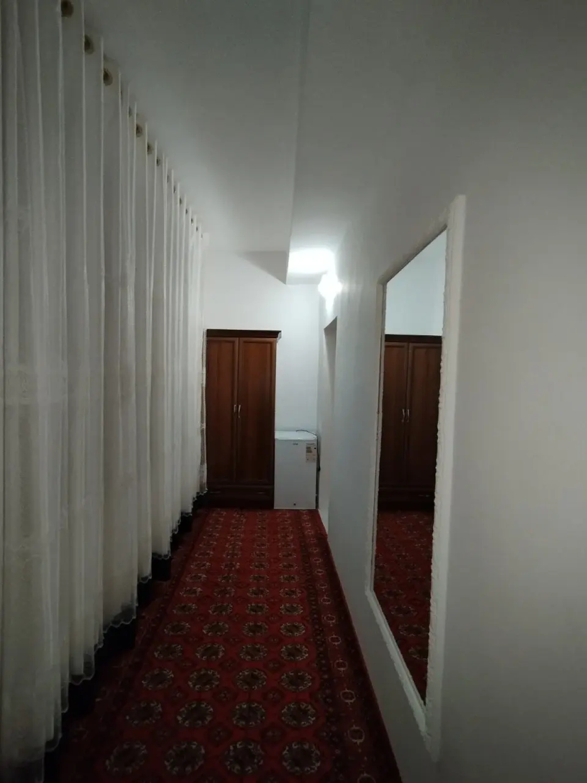 Отель Parvina
