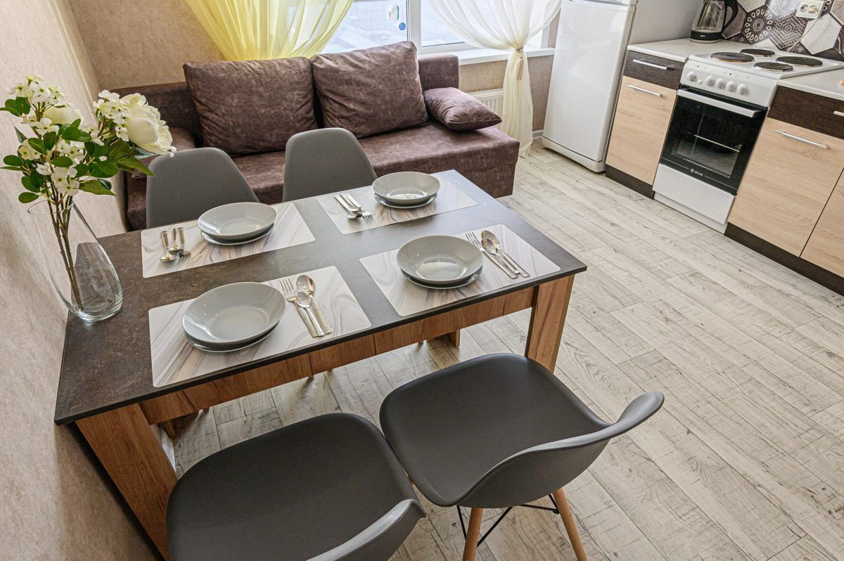 Апартаменты двухкомнатные Stepanenkov на Большевистской 32 на 8 этаже