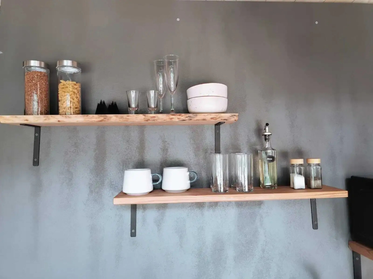 Шале двухэтажный А-фрейм с панорамным остеклением и террасой