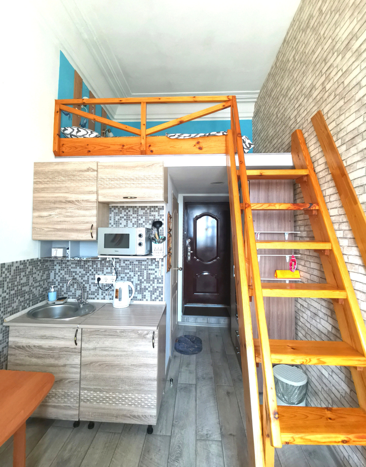 Апартаменты в центре с видом на Золотой мост