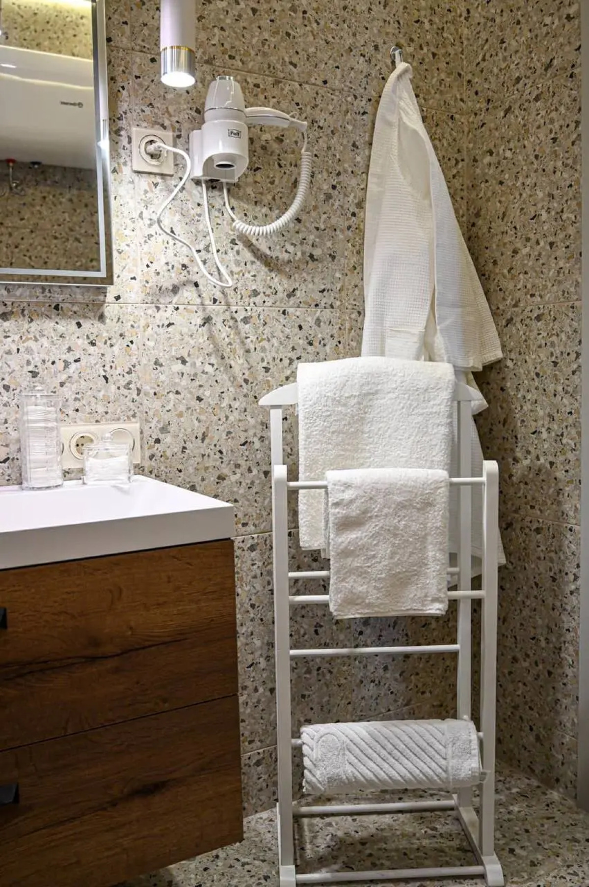 Апартаменты Энгельса 93