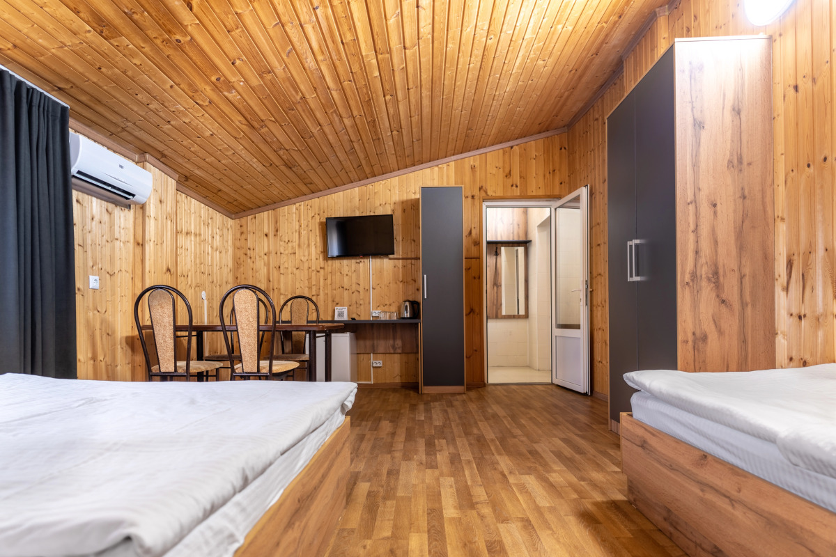 Отель Максим Парк-Лоо