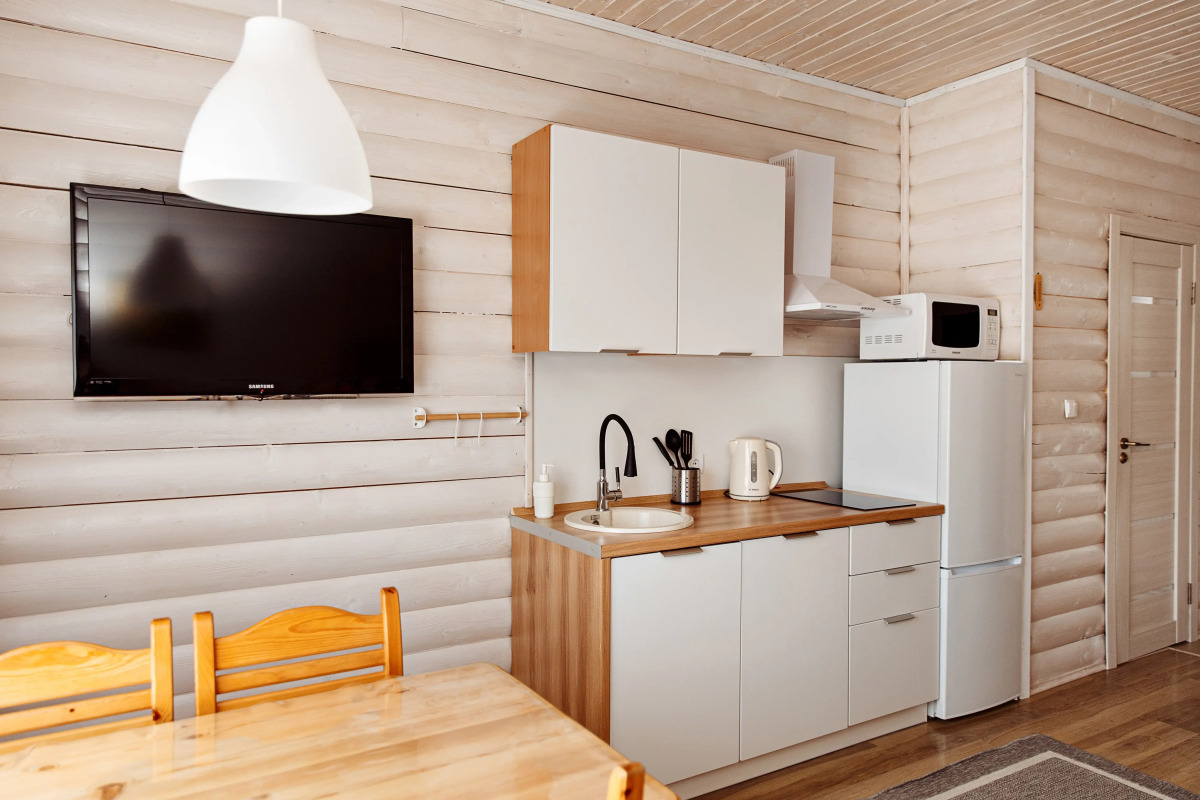 Частный дом у реки