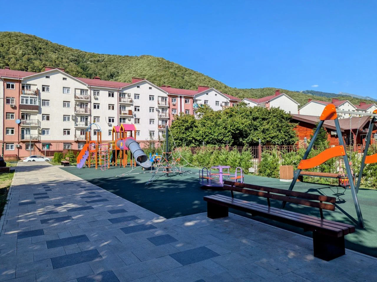 Квартира 65 м удобная для семьи напротив Казино с видом на горы