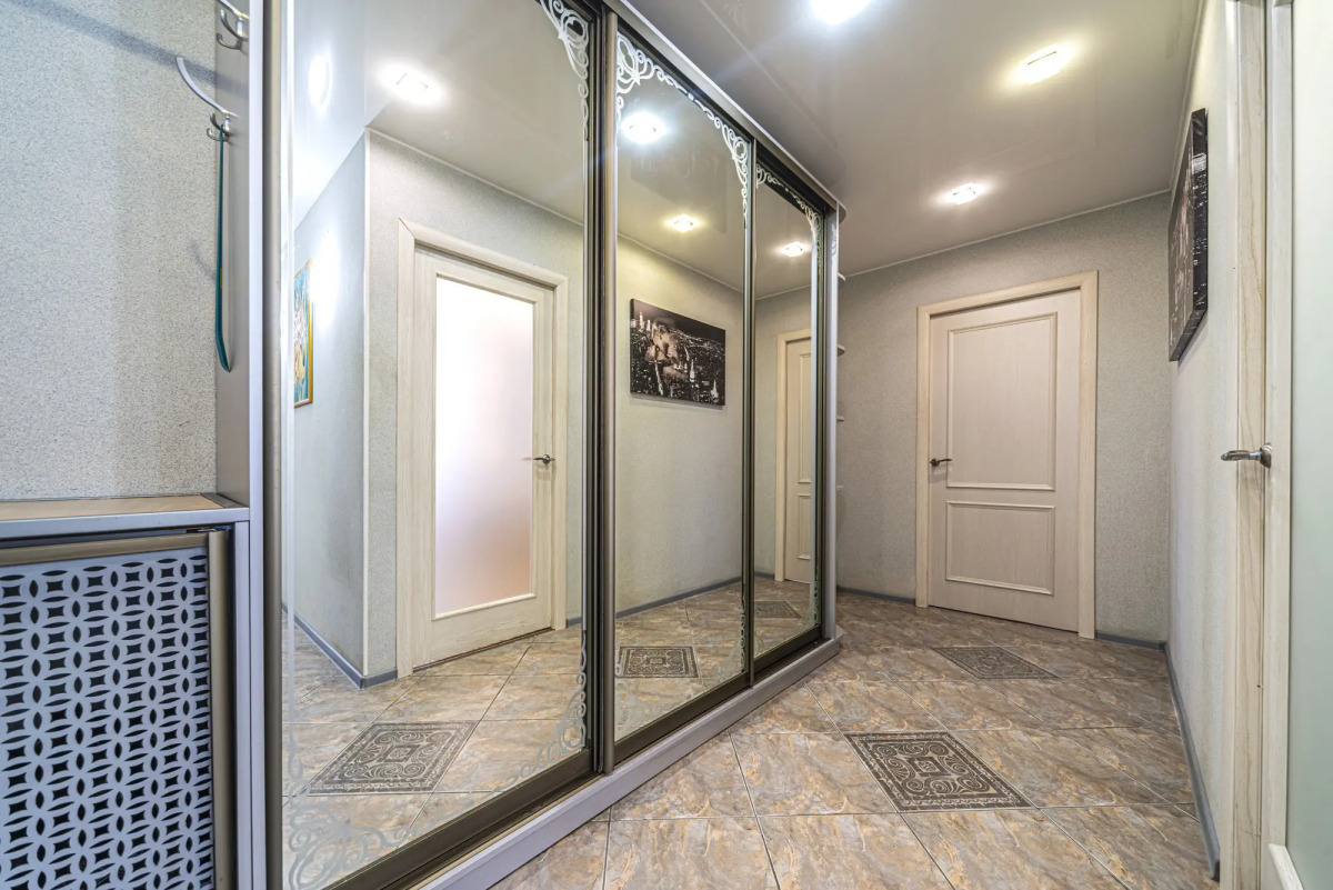 Квартира 3-х Комнатная на Гаккелевской 20 в Приморском районе