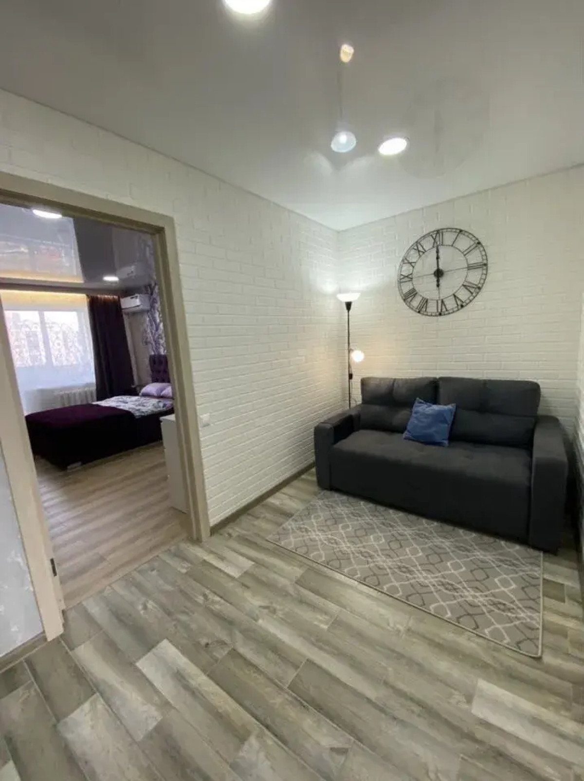 Квартира четырехкомнатная на Цюрупы, 84