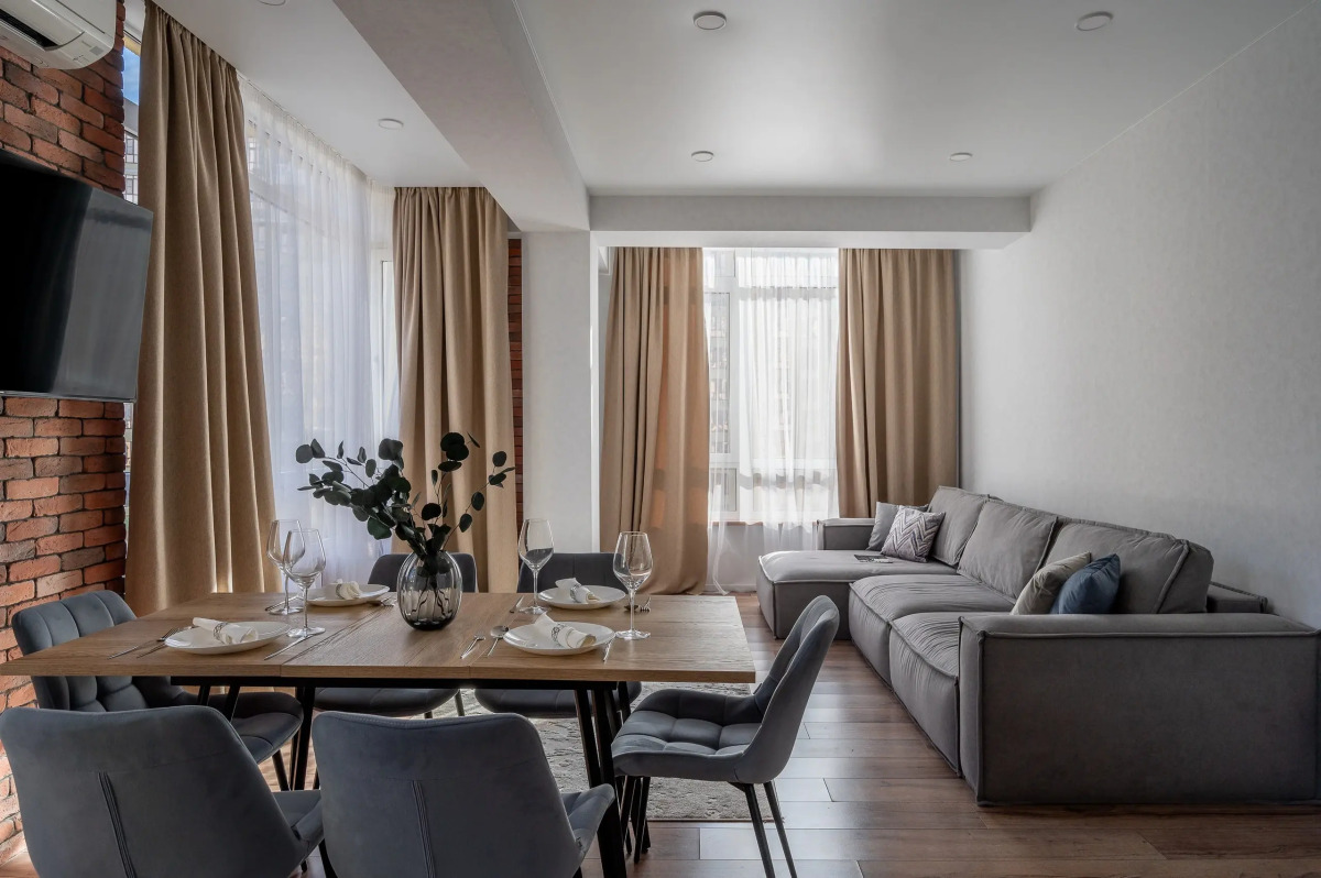 Просторная стильная квартира с видом на горы. Кватро 43