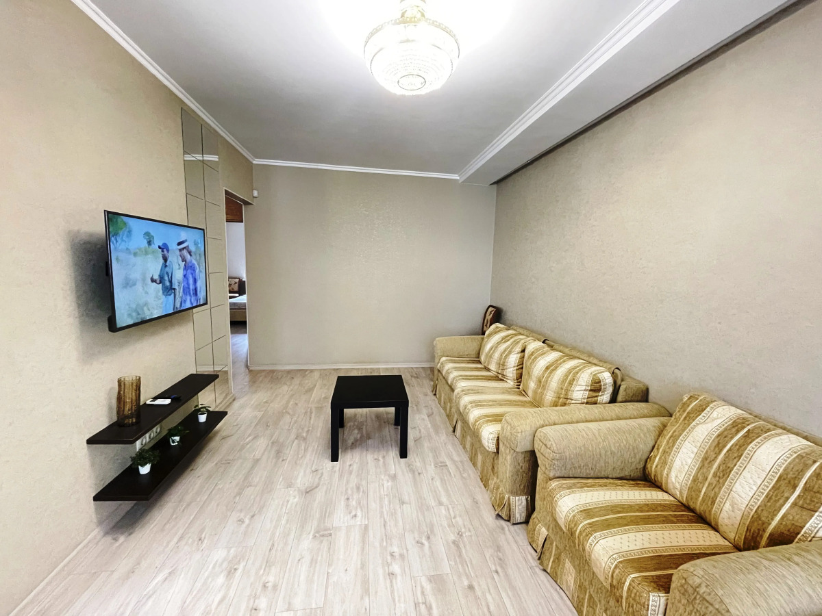 Квартира двухкомнатная в центре города OrenRoom56