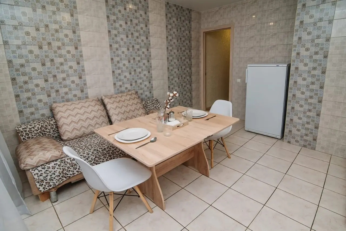 Апартаменты Апрель Брестская 1