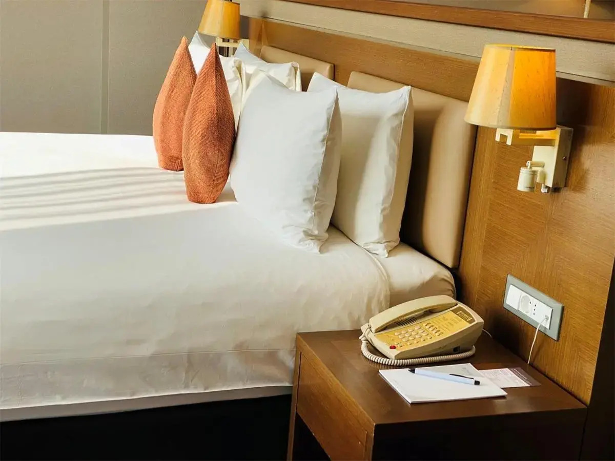 Parkside Hotel & Apartments