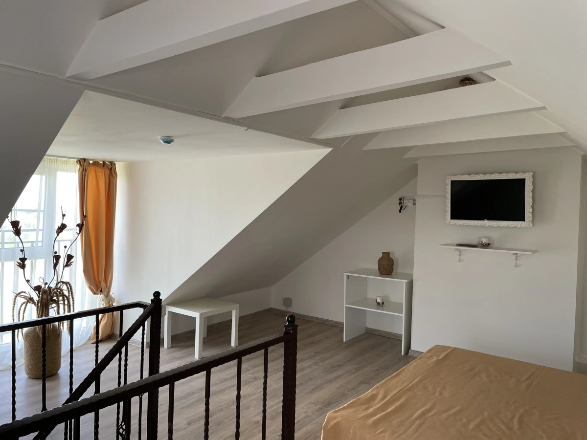 U F.I.M.K.I Guest House