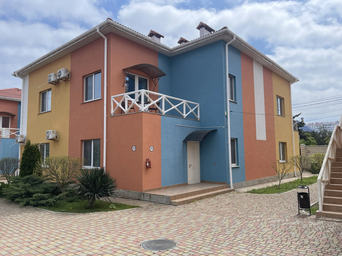 Апартаменты с бассейном и рядом с морем