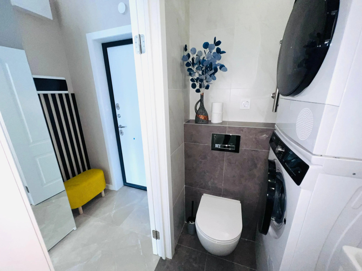 Апартаменты студия на Новоостаповской 20