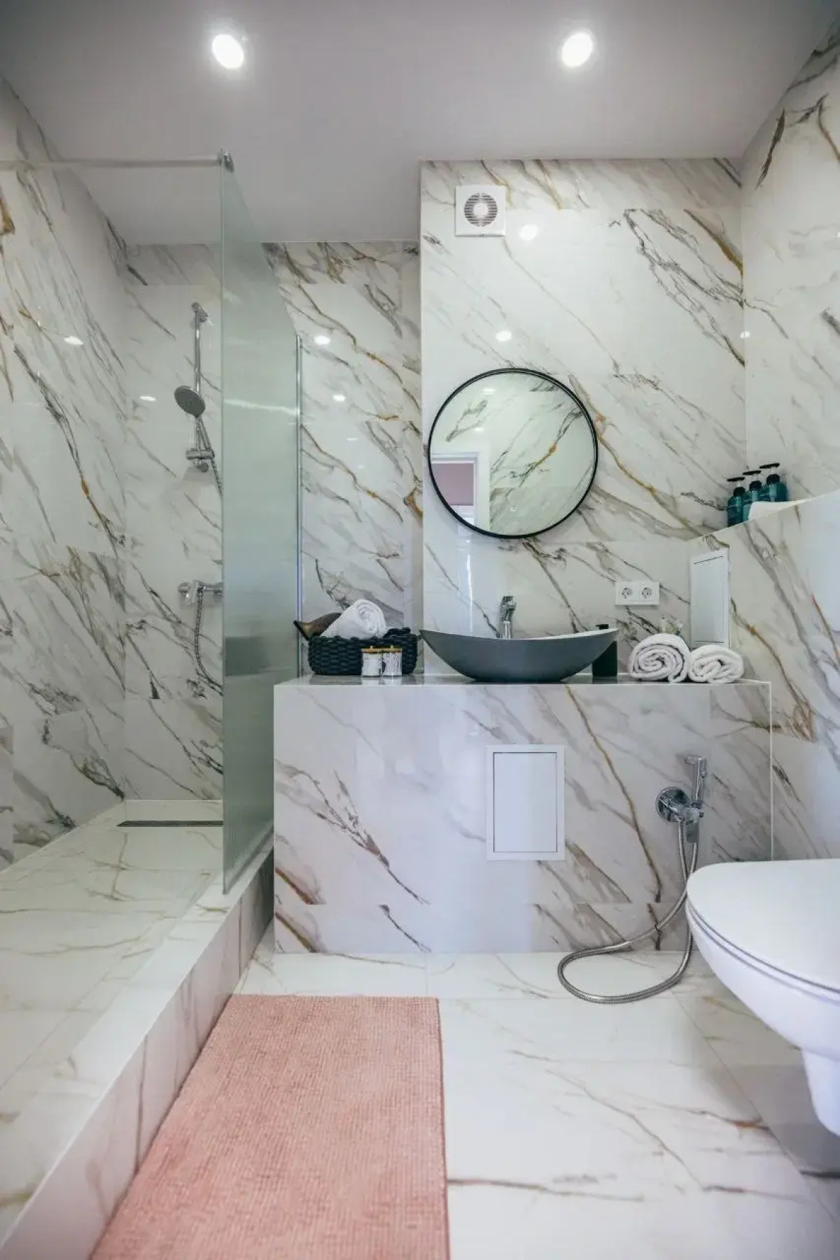 Квартира двушка в 100 метрах от моря