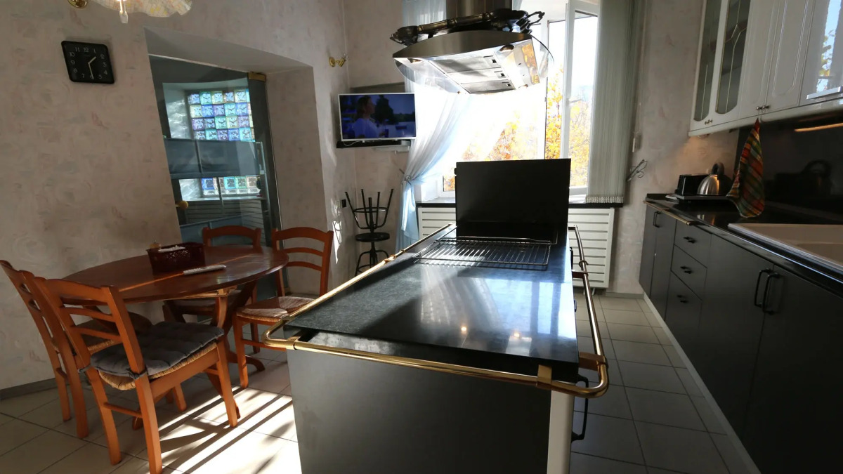 Квартира Просторная квартира с сауной рядом