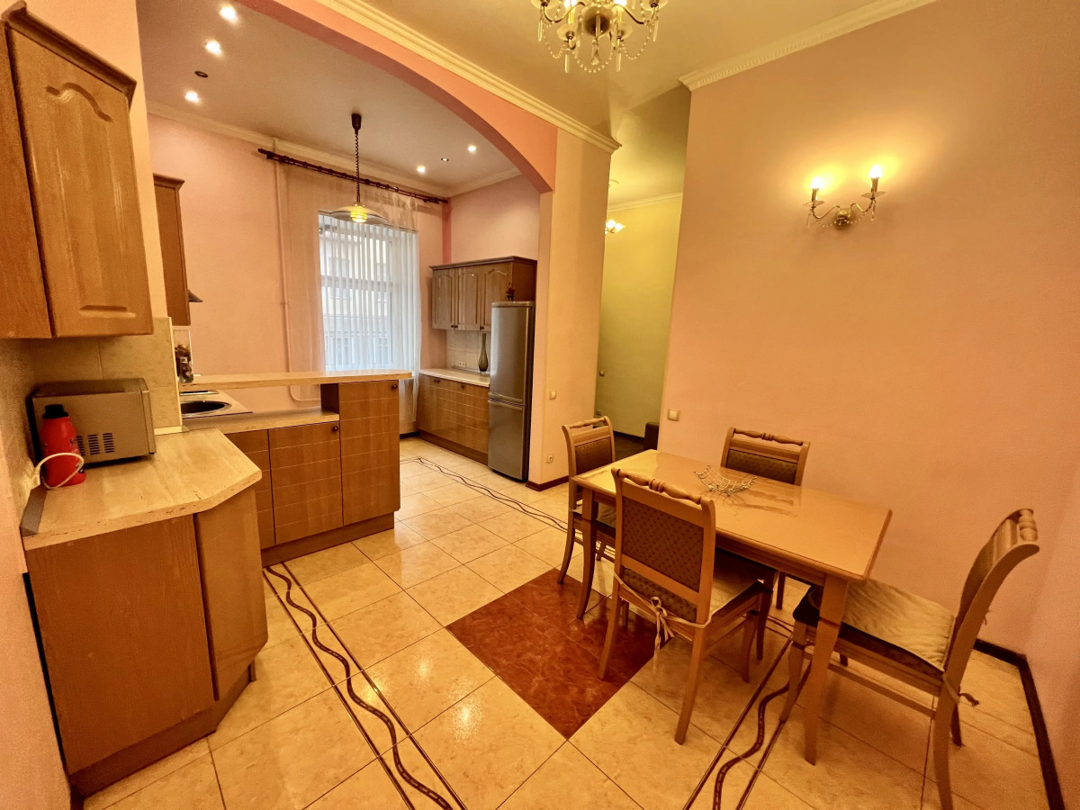 Апартаменты Большая Морская 21 трехкомнатные