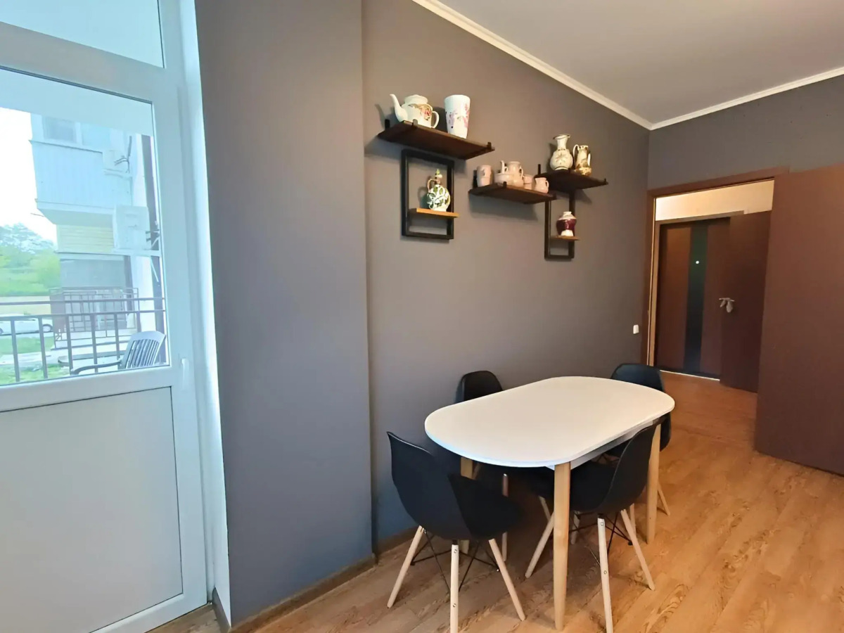 Апартаменты Двухкомнатные на втором этаже с балконом