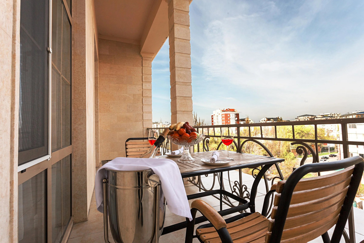 Отель Ambassador