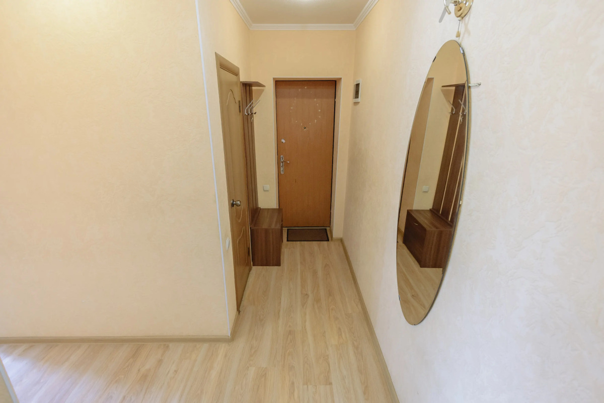 Апартаменты Комфортная Уютная 2-Комнатная Квартира в Центре с Парковкой