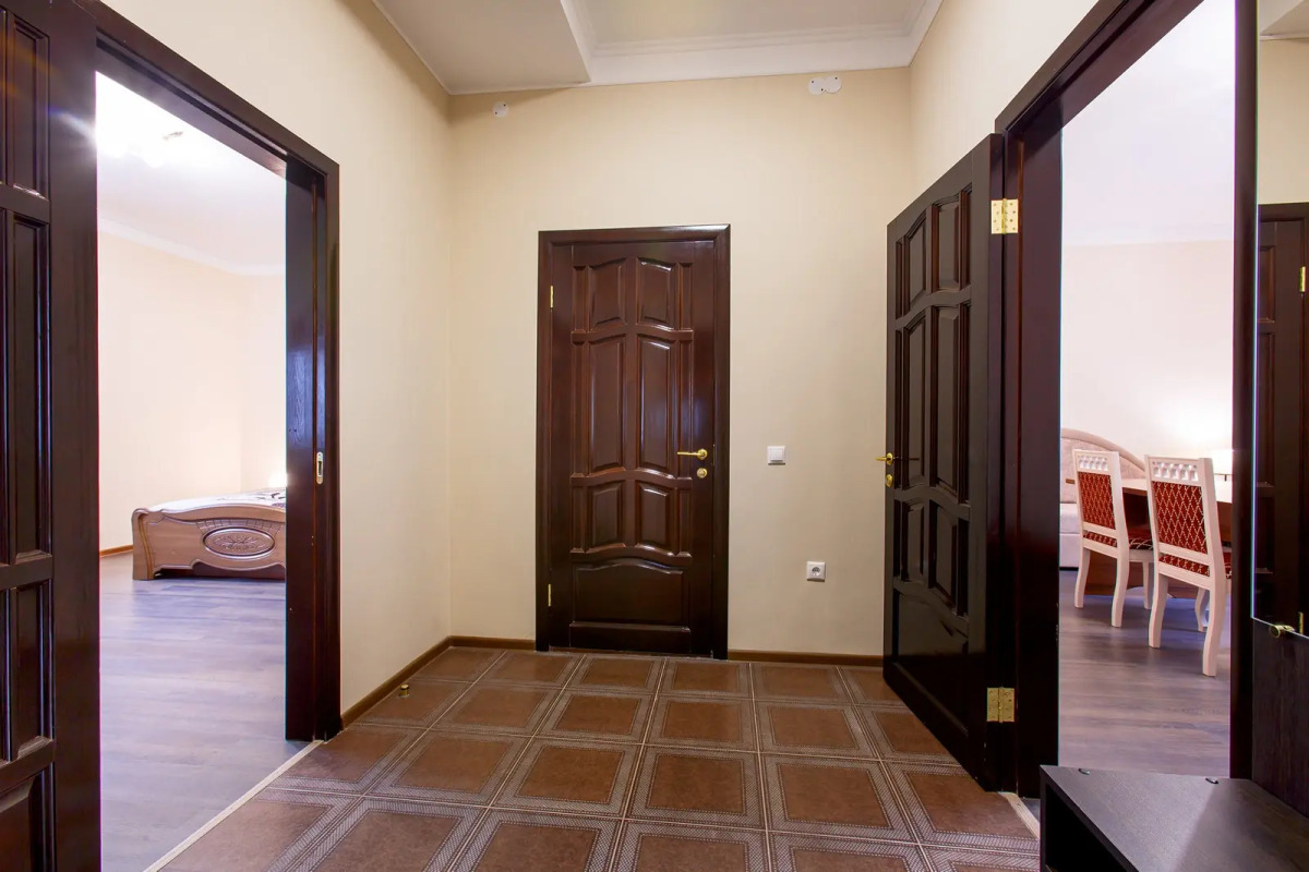 Отель Корона