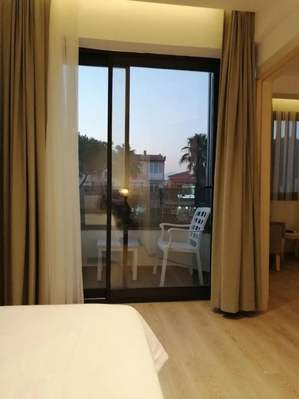 Апарт-отель Channel Suites