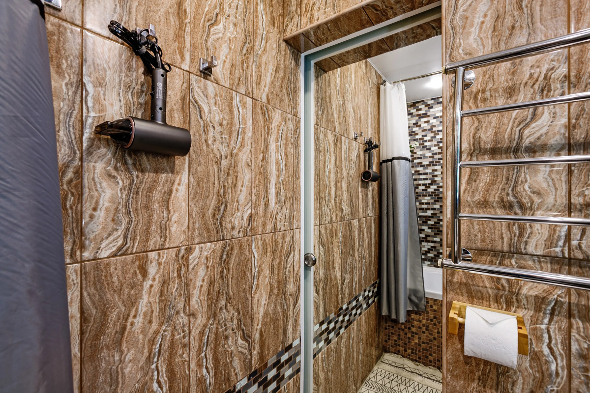 Апартаменты Butyrsky Cozy with Terrace, Parking and King-size Bed