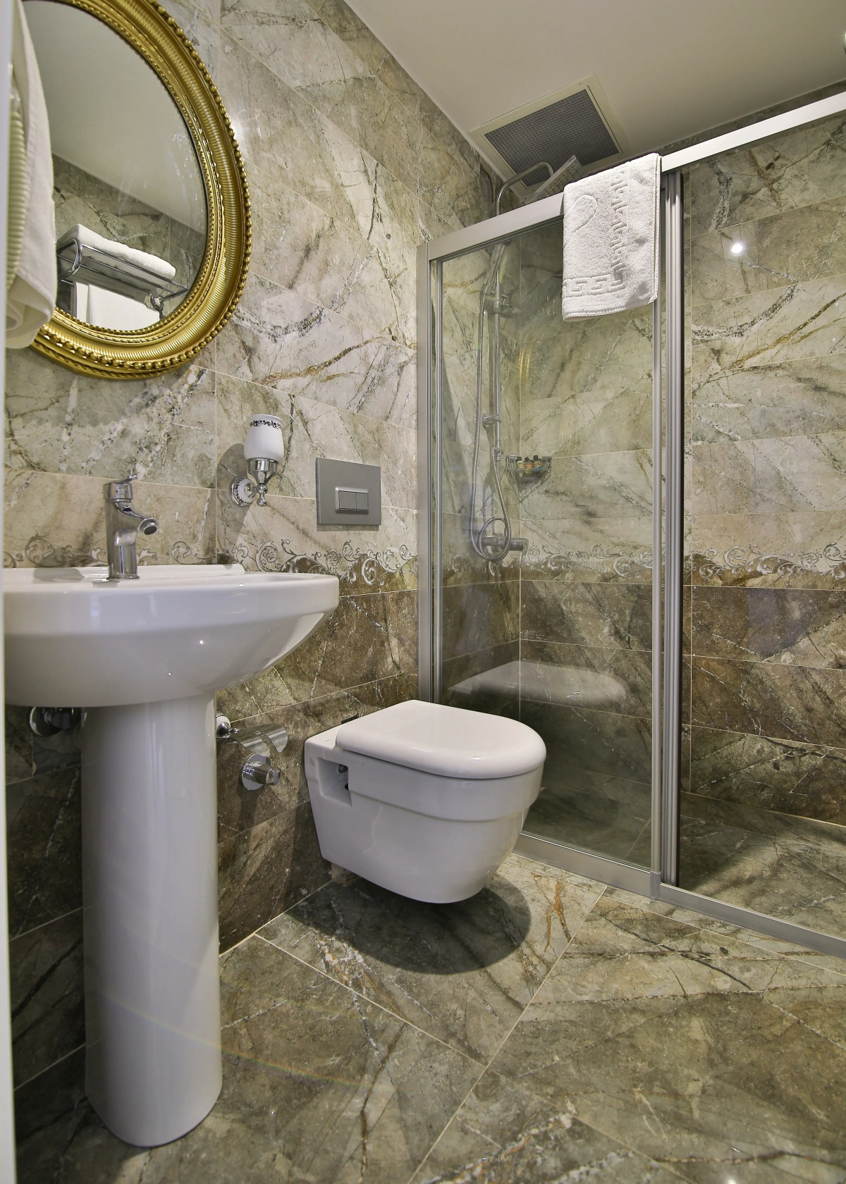 Отель Queens Land Istanbul