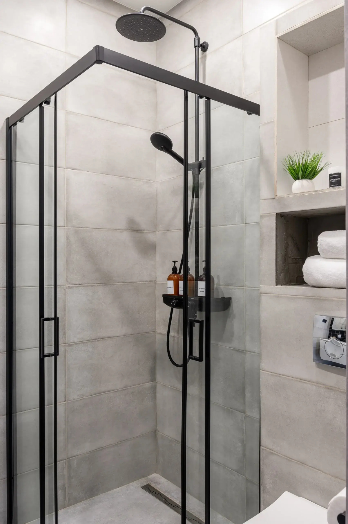 Просторная стильная квартира с видом на горы. Кватро 43