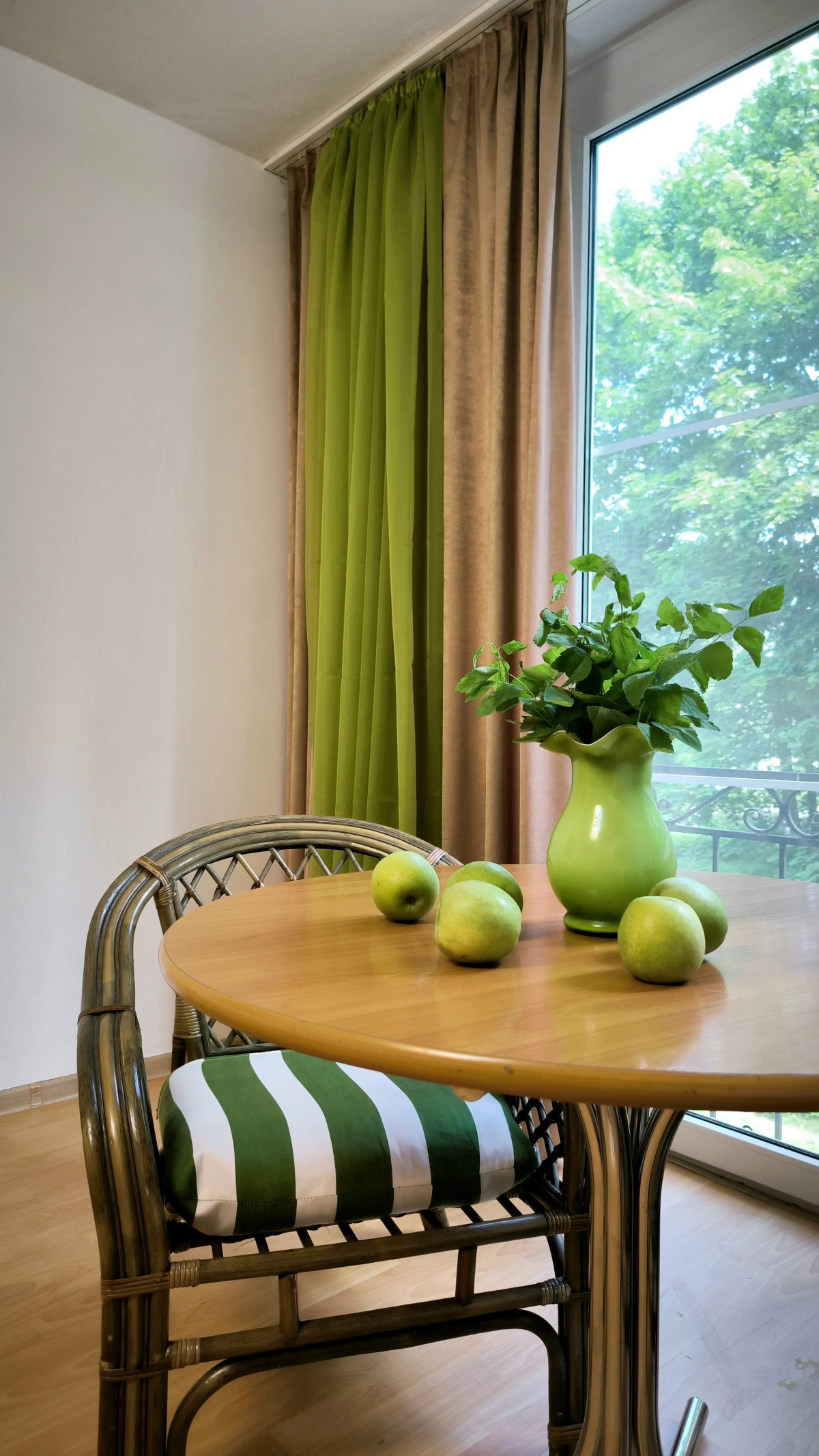 Апартаменты Двухкомнатные Зеленый Двор Беседка Центр