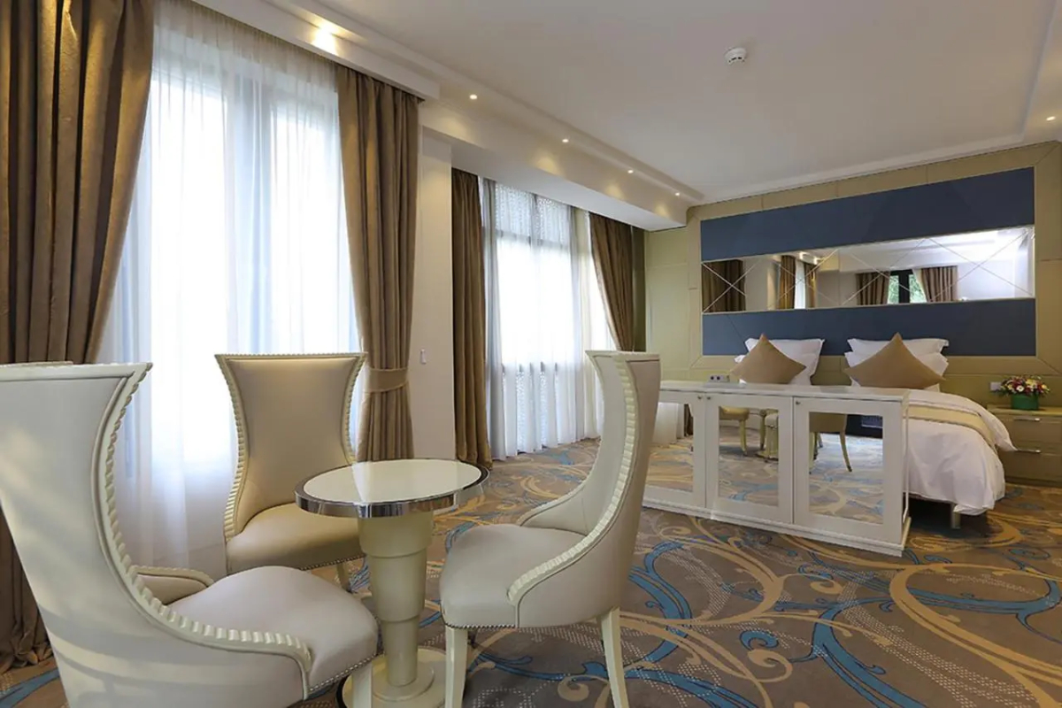 Отель Ambassadori Hotel Tbilisi