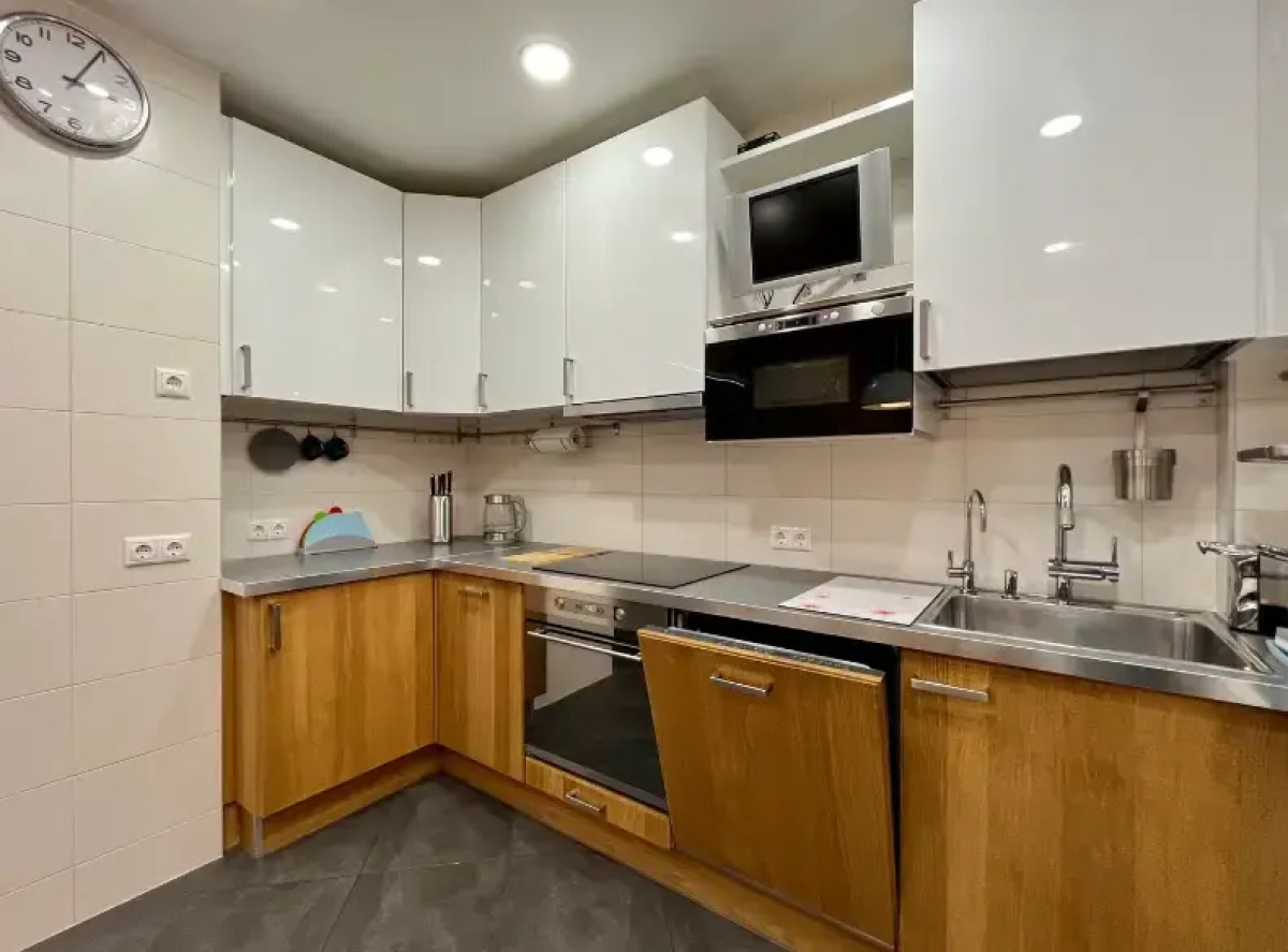 Квартира 3-комнатная  премиум-класса в центре у метро