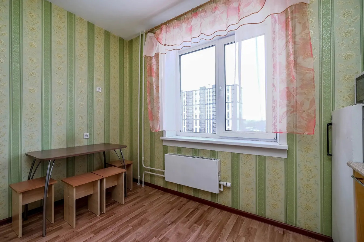 Квартира рядом с Мнтк им. Федорова и Ск Заря