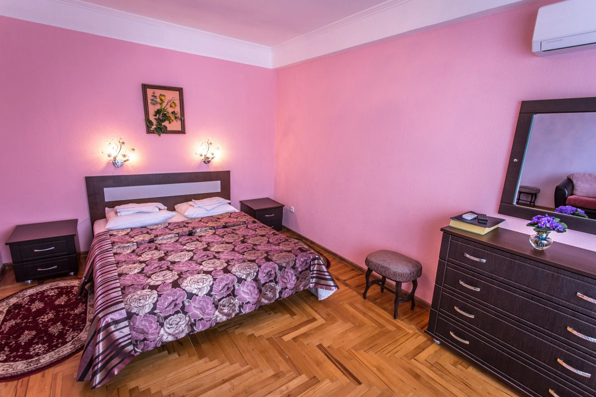 Санаторий Курортная Поликлиника им. Н.И. Пирогова с Пансионатом с Лечением Искра