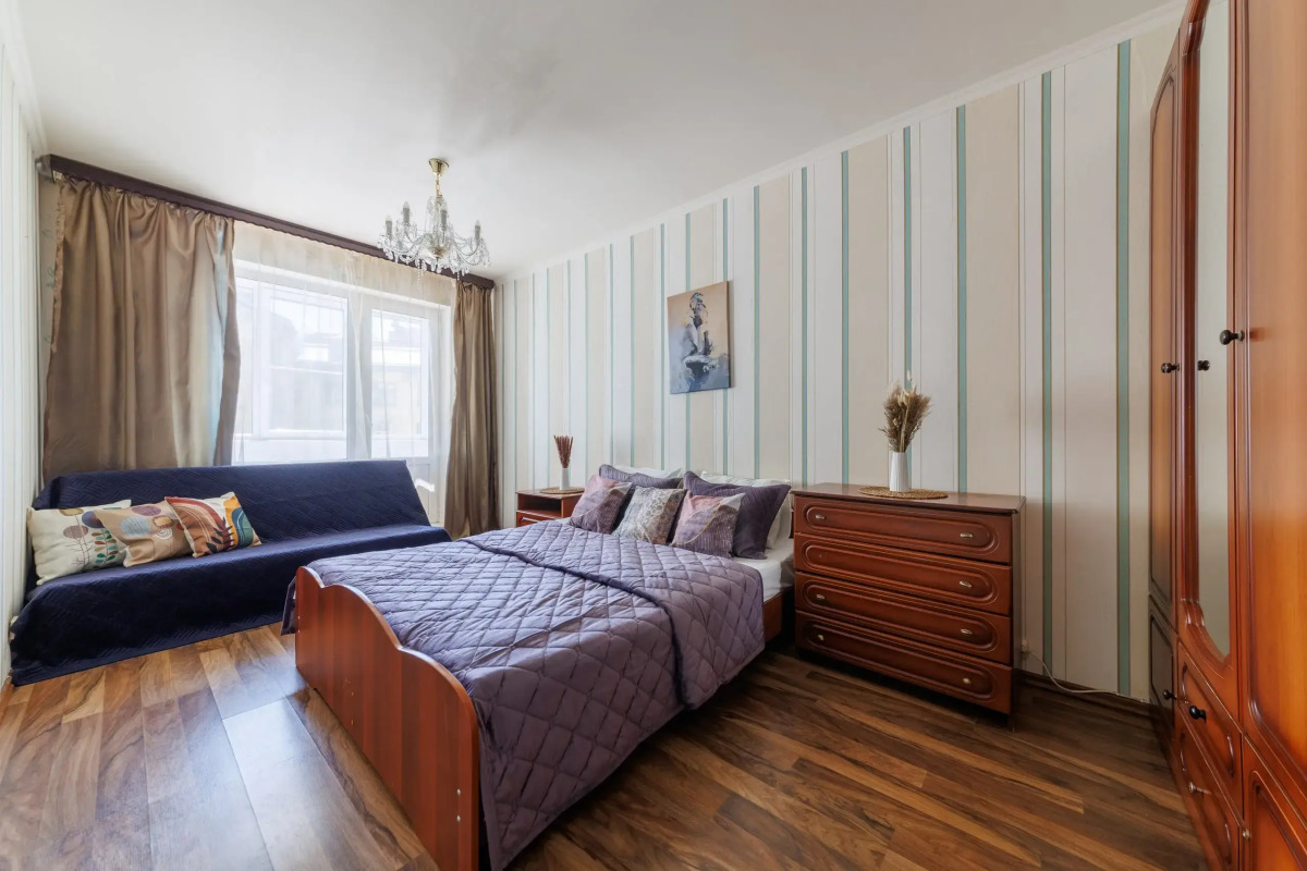 Апартаменты с 3 спальнями на Моисеенко 5 - 8 человек