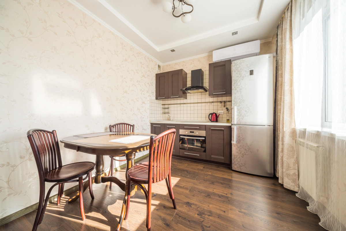 Квартира Тёплая солнечная возле БЦ Первая Башня