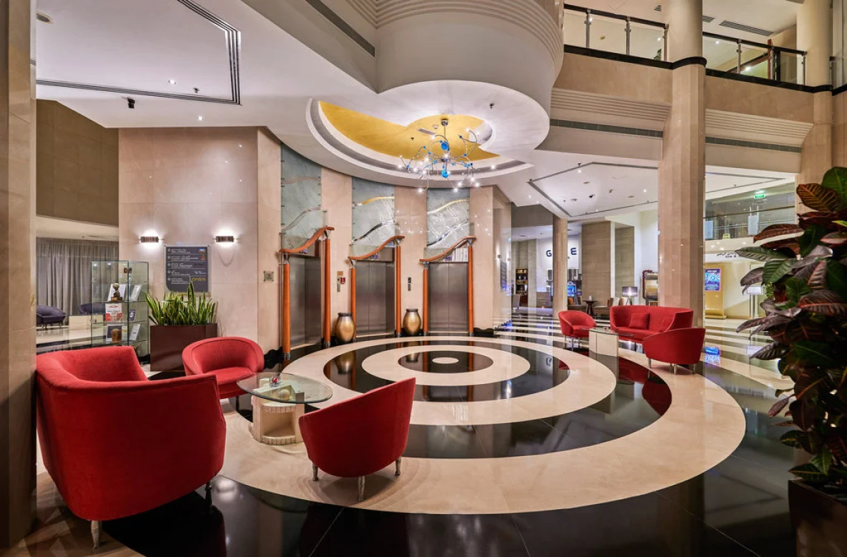 Отель Millennium Airport Hotel Dubai