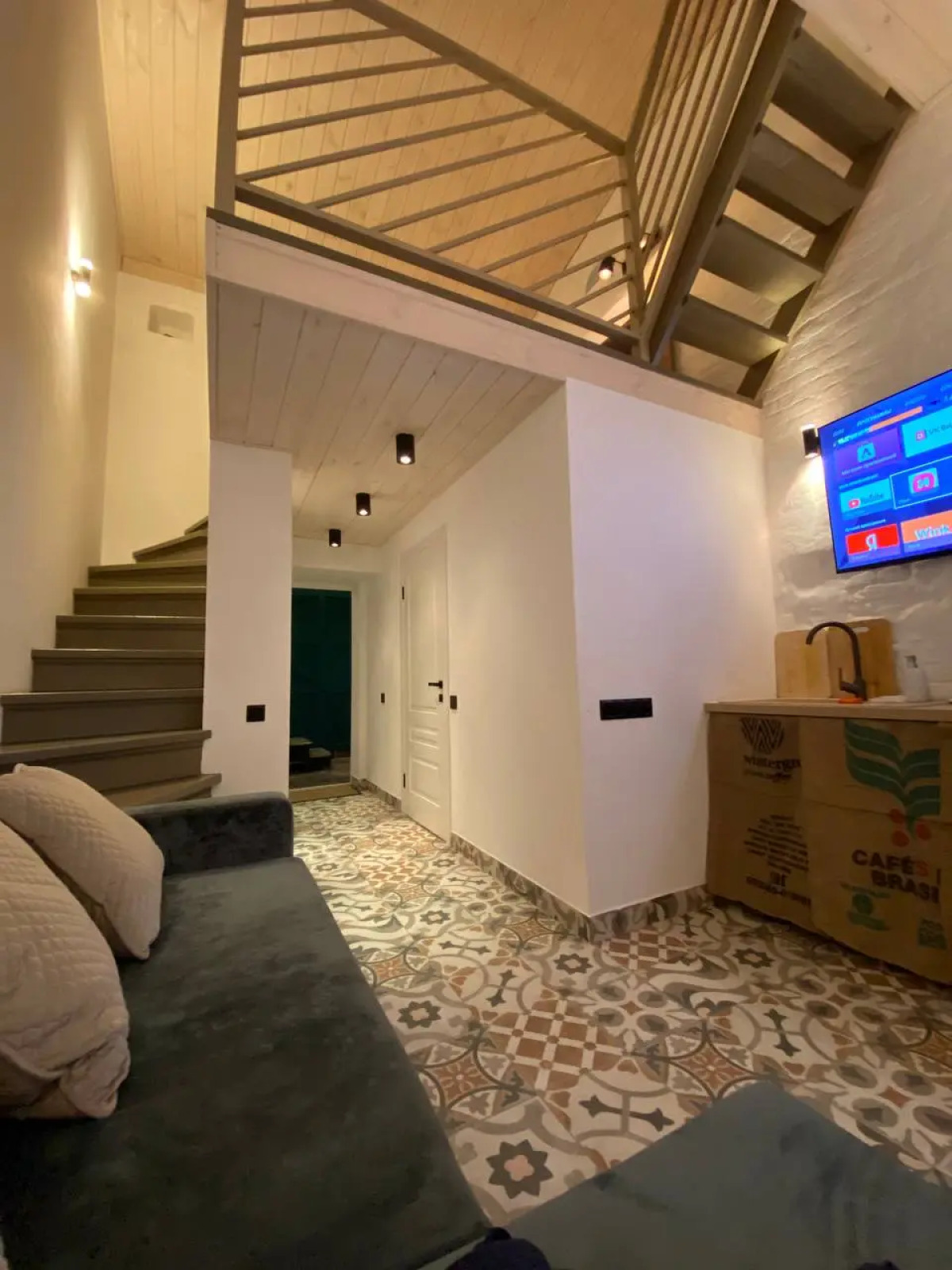 Апартаменты 3-х уровневый Лофт в центре PUSHKIN