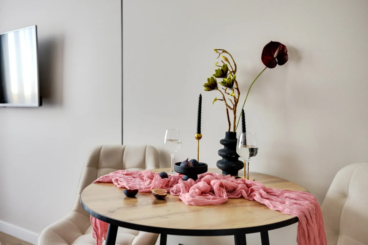 Апартаменты Уютная Дизайнерская Студия у Метро Ботанический Сад