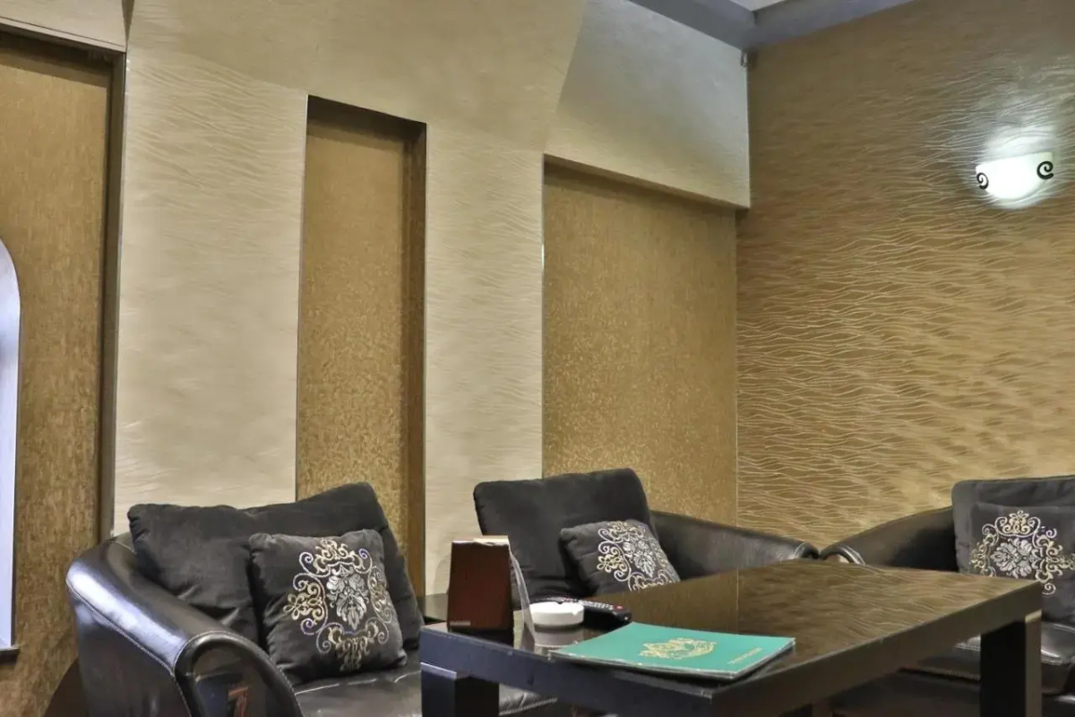 Отель Roma Yerevan & Tours