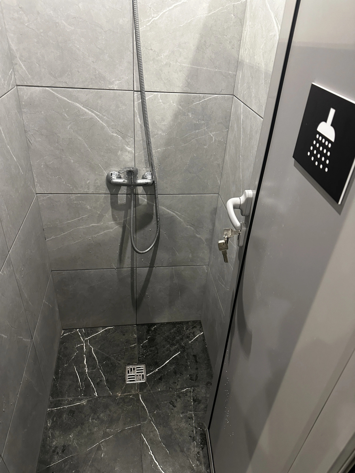 Отель SHELTERZ Три вокзала