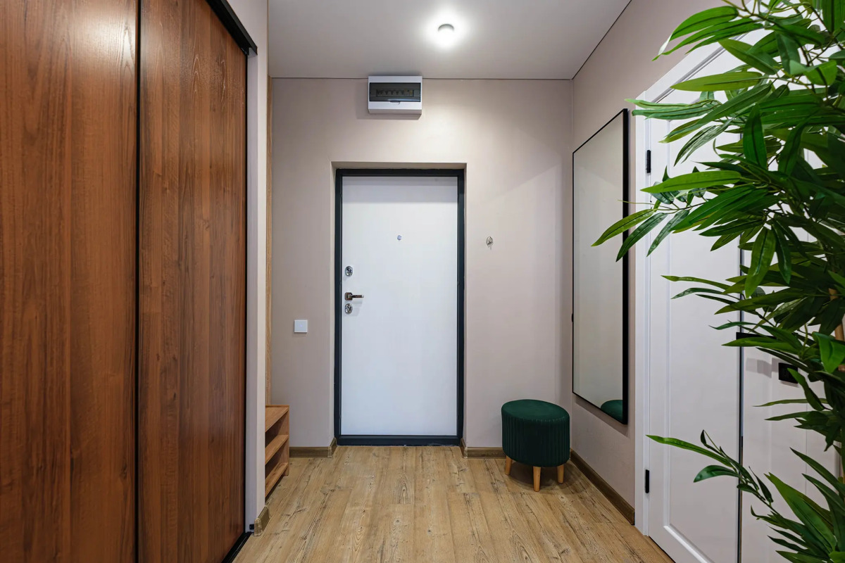 Квартира Новая студия в 5 минутах от ТРЦ Аура