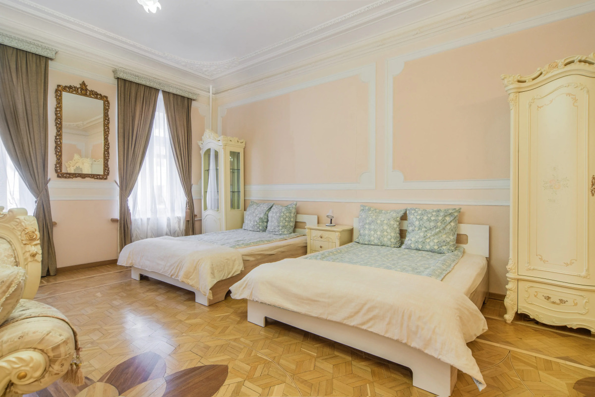 Квартира на Рубинштейна 4