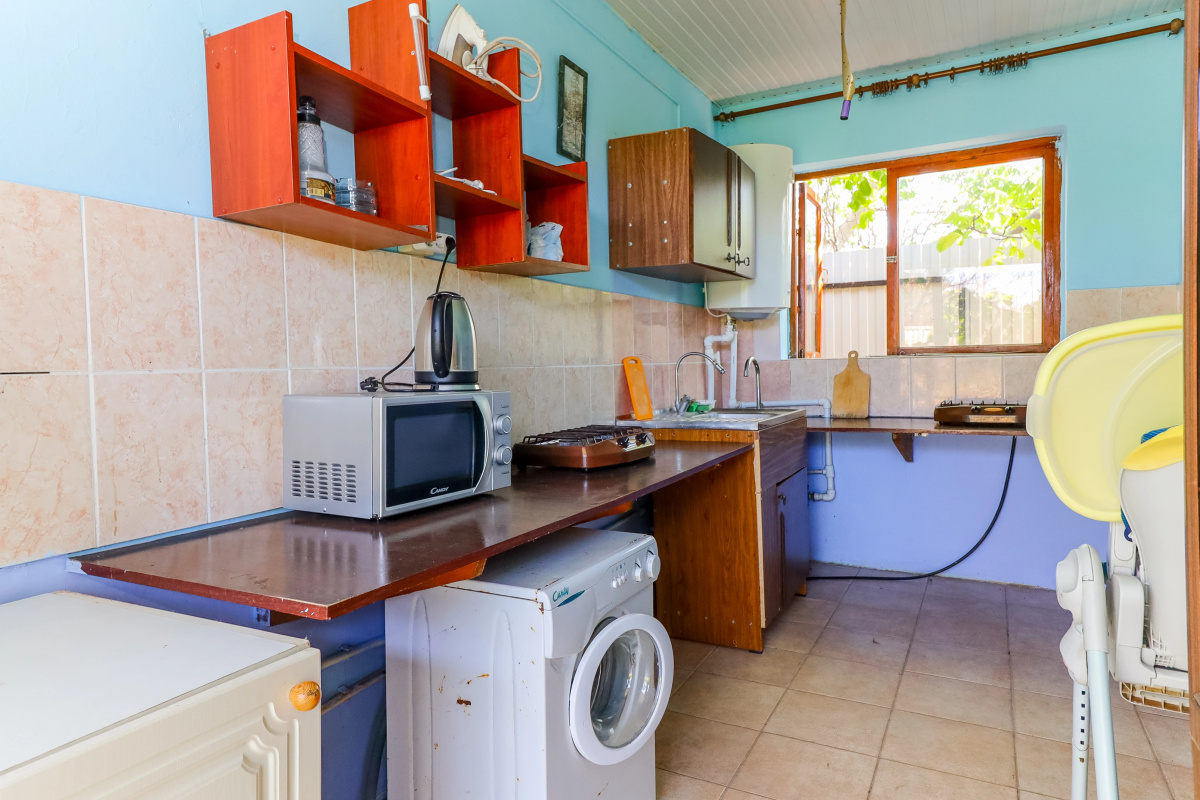 84 Guest House
