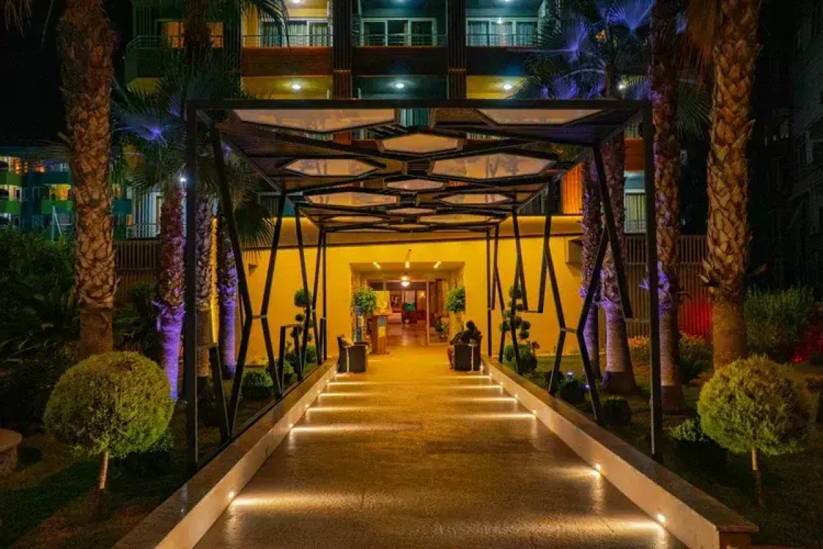 Отель Senza Grand Santana