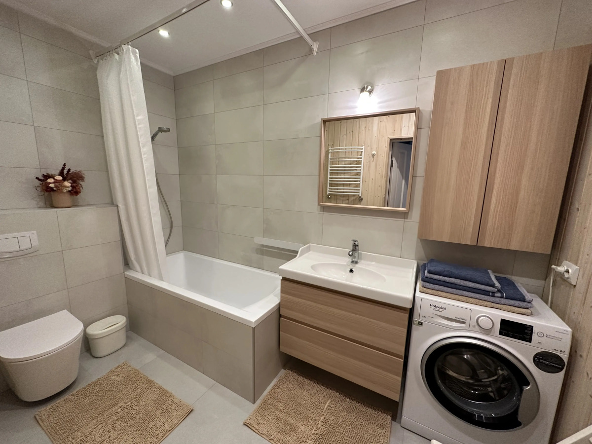 Апартаменты с двумя спальнями в частном доме