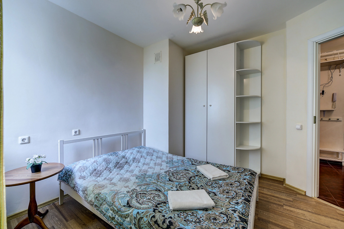 Апартаменты Гости Любят у метро Московская на Космонавтов