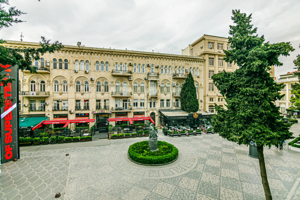 Отель Bristol