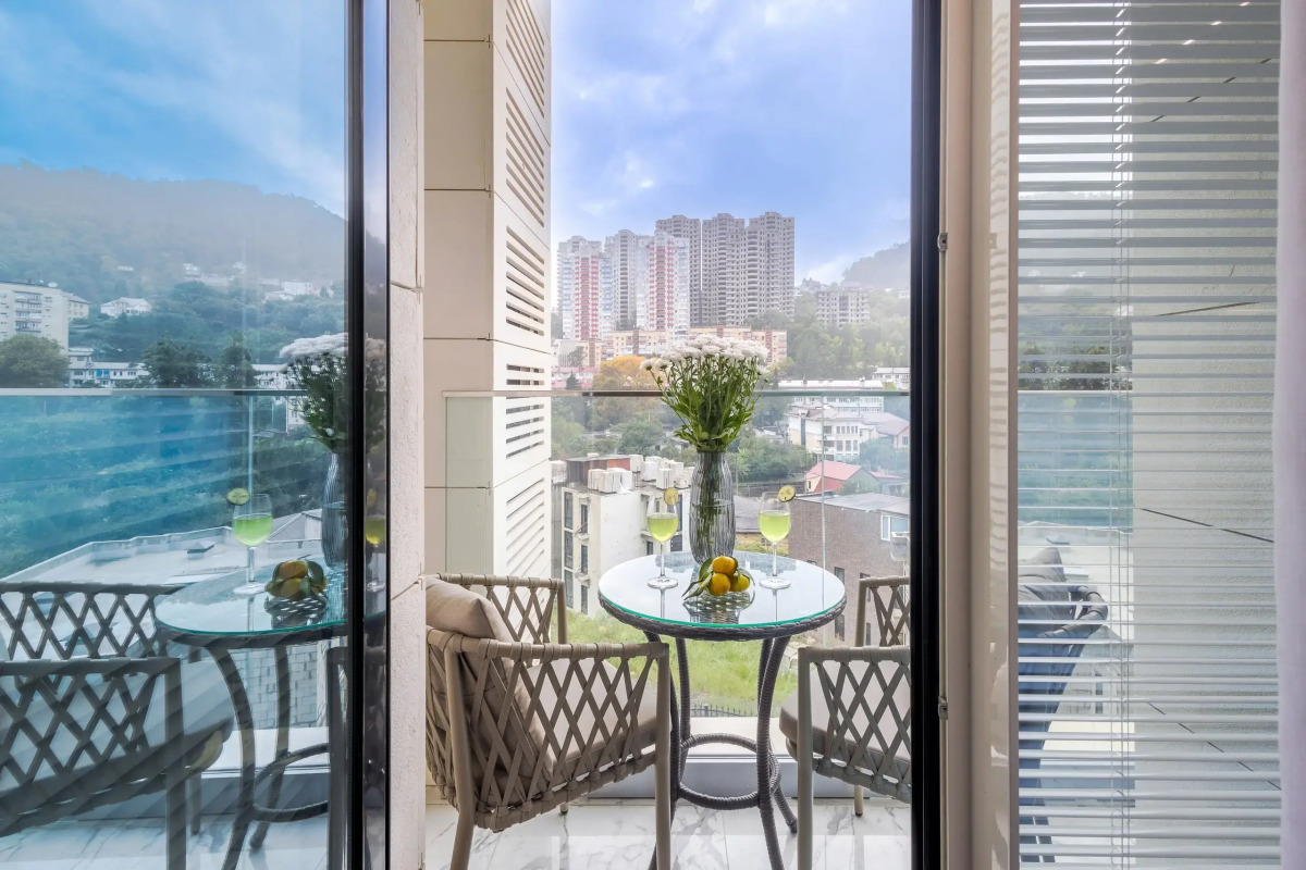 Квартира с бассейном на территории МореСолнцеАпарт