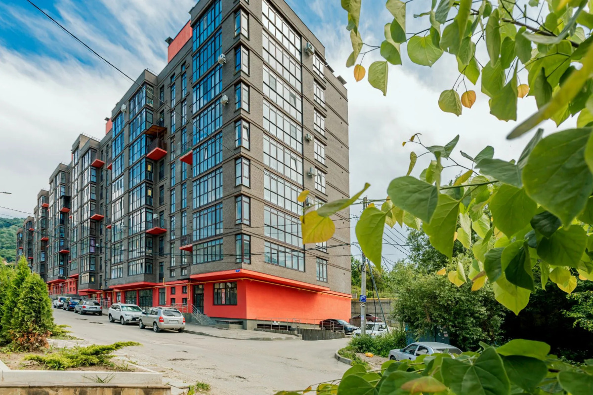 Апартаменты «Колокольчик» Ирины Савельевой с видом на горы у входа в Национальный Парк