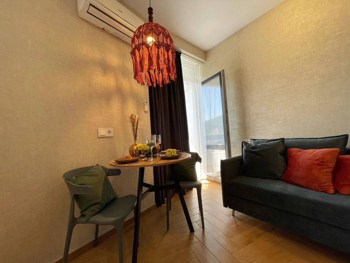 Апартаменты в стиле бохо с видом на море и горы